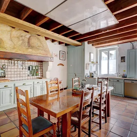 Charme Authentique A - Authentic Charm In - 120m2 Of Comfort-6 Personnes * Corbas